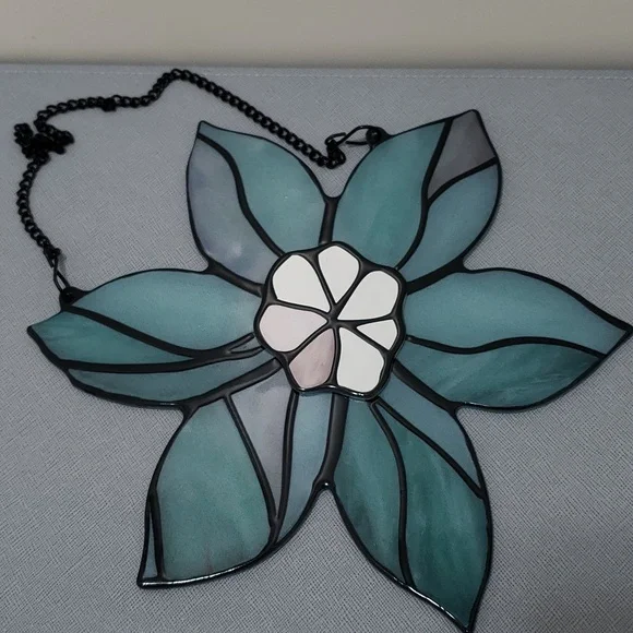 Stained Glass Flower Shape with Chain for Hanging - Picture 3 of 10